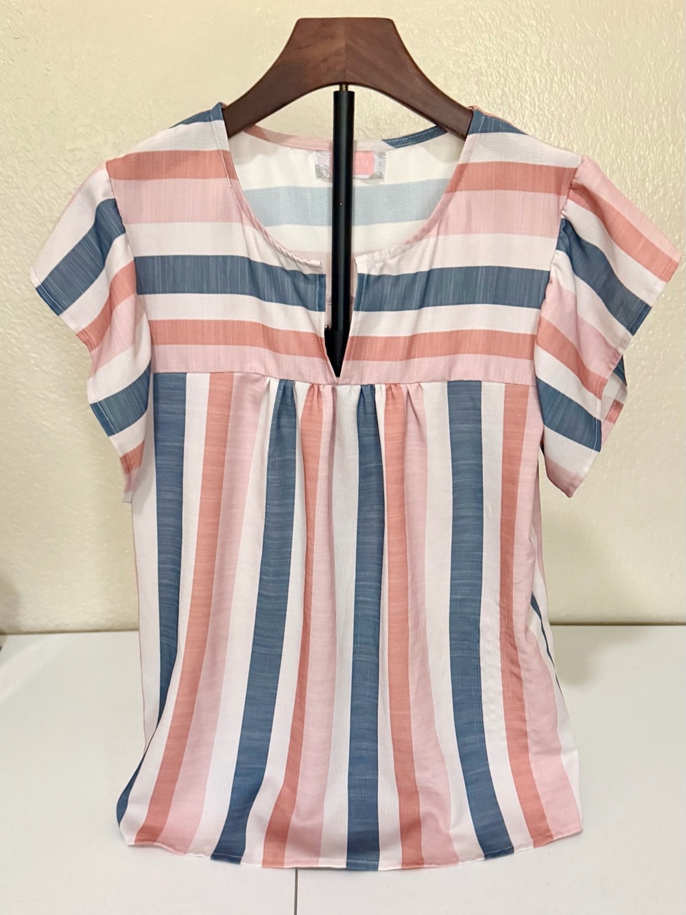 C+D+M boutique top size small